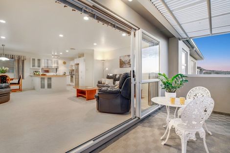 Photo of property in 14c Stanmore Bay Road, Stanmore Bay, Whangaparaoa, 0932