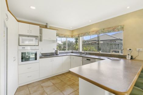 Photo of property in 25 Carribean Place, Papamoa Beach, Papamoa, 3118