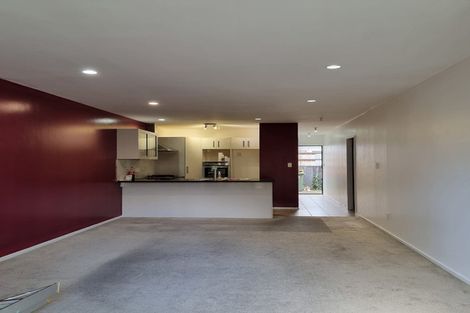 Photo of property in 2/202 Massey Road, Mangere East, Auckland, 2024