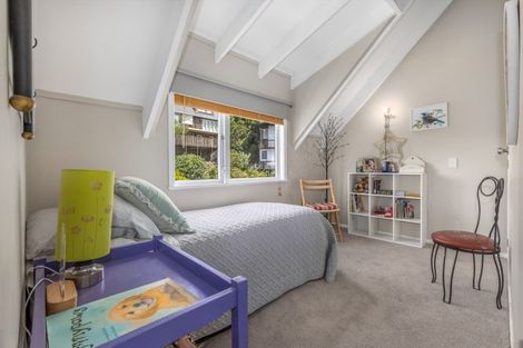 Photo of property in 48 Seaview Road, Paremata, Porirua, 5024