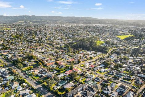 Photo of property in 46a Farquhar Road, Glendene, Auckland, 0602