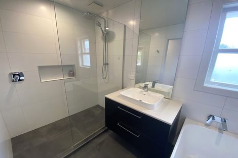 Photo of property in 21 Durham Street, Te Atatu Peninsula, Auckland, 0610