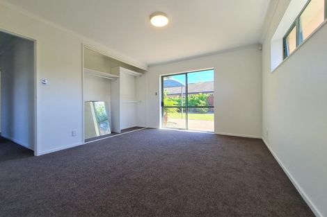 Photo of property in 33 Sandwick Drive, Weymouth, Auckland, 2103