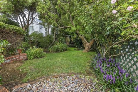 Photo of property in 38 Derwent Street, Island Bay, Wellington, 6023