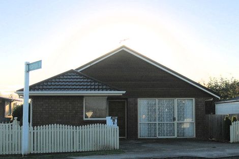 Photo of property in 27 Eatwell Avenue, Paraparaumu Beach, Paraparaumu, 5032