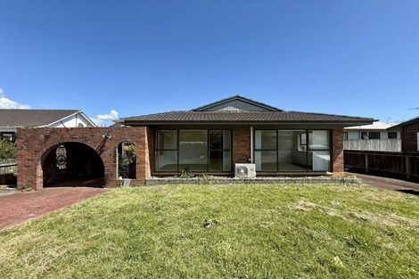 Photo of property in 3 Palm Court Drive, Glen Eden, Auckland, 0602