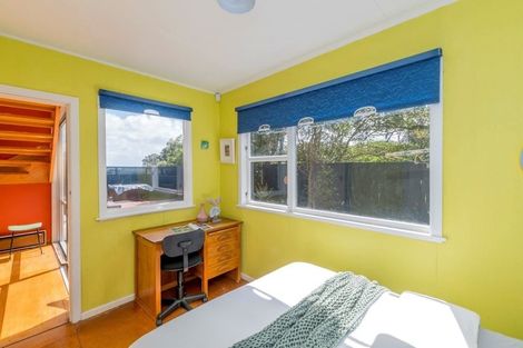 Photo of property in 17 Hughes Street, Waikanae Beach, Waikanae, 5036