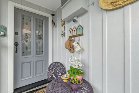 Photo of property in 21 Mills Street, Eltham, 4322