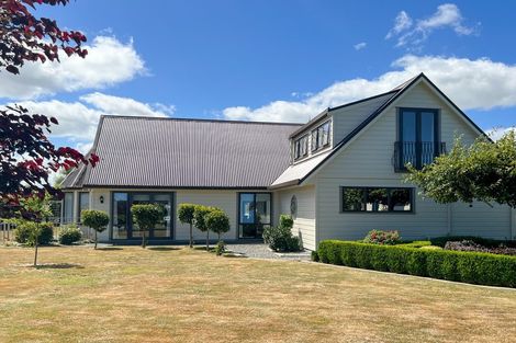 Photo of property in 8 Daffodil Grove, Carterton, 5713