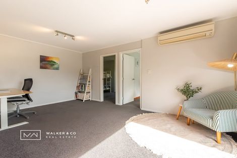 Photo of property in 5 Elmslie Road, Pinehaven, Upper Hutt, 5019