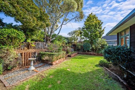 Photo of property in 48 Karina Road, Merrilands, New Plymouth, 4312