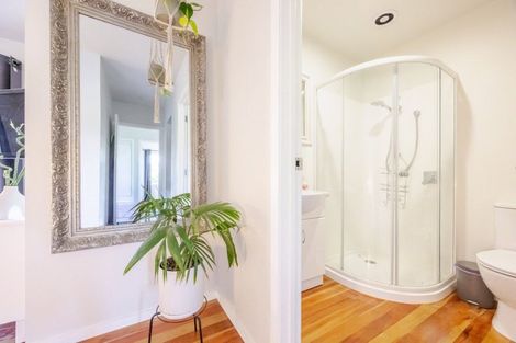 Photo of property in 21 Pitt Street, Clive, 4102