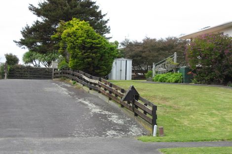 Photo of property in 114a Riversdale Drive, Merrilands, New Plymouth, 4312
