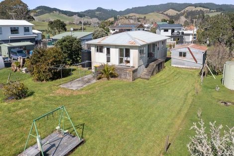 Photo of property in 14 Karaka Road, Kawakawa Bay, Papakura, 2585