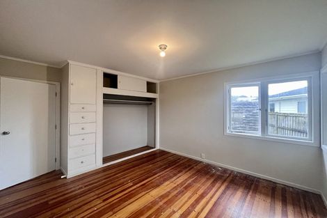 Photo of property in 3 Ozich Avenue, Te Atatu South, Auckland, 0610