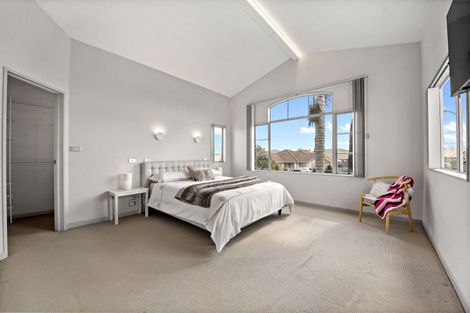 Photo of property in 11 Tolben Place, Golflands, Auckland, 2013