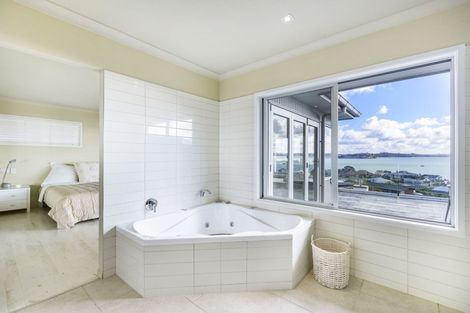 Photo of property in 53a De Luen Avenue, Tindalls Beach, Whangaparaoa, 0930