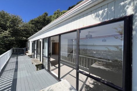 Photo of property in 15 Karaka Street, Eastbourne, Lower Hutt, 5013