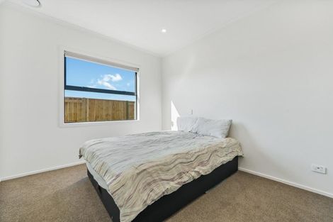 Photo of property in 67 Vaucluse Heights, Fitzherbert, Palmerston North, 4410