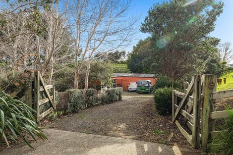 Photo of property in 215 Oyster Point Road, Kaukapakapa, Warkworth, 0984