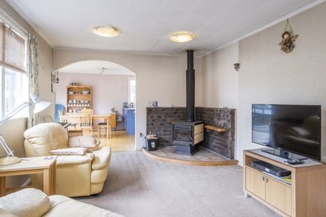 Photo of property in 11 Atarau Grove, Paraparaumu, 5032