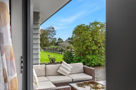 Photo of property in 124 Boord Crescent, Kumeu, 0891