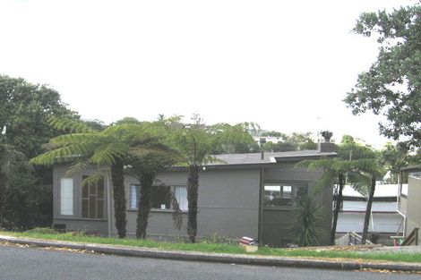 Photo of property in 1/6 Parr Terrace, Castor Bay, Auckland, 0620