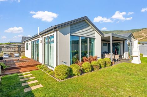 Photo of property in 24 Huntaway Close, Stoke, Nelson, 7011