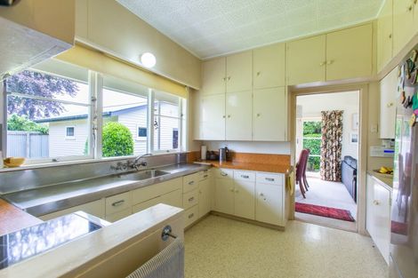 Photo of property in 3 Chamberlain Street, Dannevirke, 4930