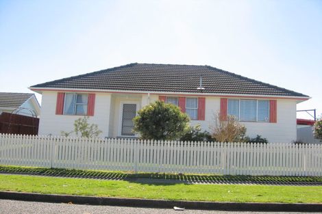Photo of property in 17 Awatea Street, Levin, 5510