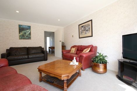 Photo of property in 30 Cruickshank Crescent, Rosedale, Invercargill, 9810