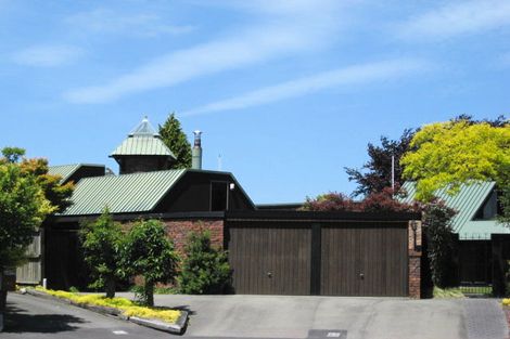 Photo of property in 16 Woodstock Place, Russley, Christchurch, 8042