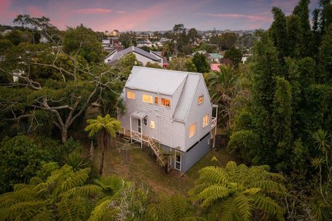 Photo of property in 52a Rua Road, Glen Eden, Auckland, 0602