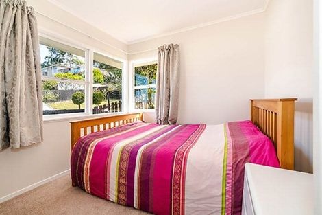 Photo of property in 54 Ravenwood Drive, Forrest Hill, Auckland, 0620