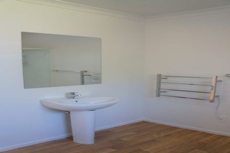 Photo of property in 24 Waipani Road, Te Atatu Peninsula, Auckland, 0610