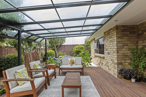 Photo of property in 37 Hastings Place, Hamilton Lake, Hamilton, 3204