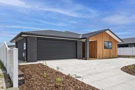 Photo of property in 30 Kapiakauri Road, One Tree Point, 0118