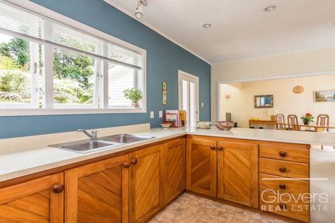 Photo of property in 8 Tawini Road, Titirangi, Auckland, 0604