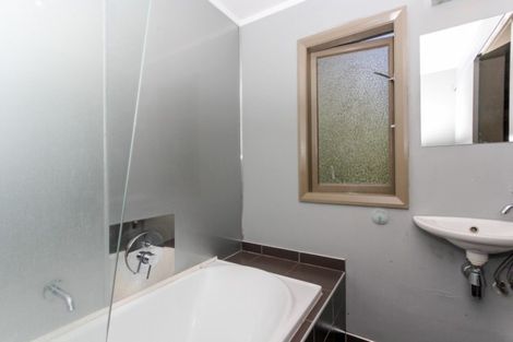 Photo of property in 19 Sycamore Grove, Lower Vogeltown, New Plymouth, 4310