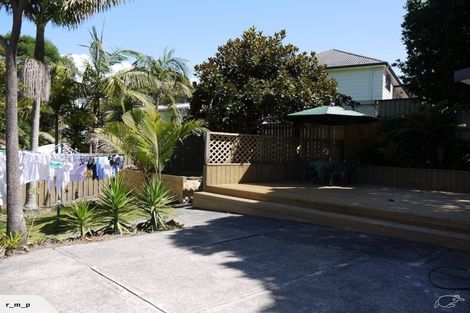 Photo of property in 25 Holyoake Place, Chatswood, Auckland, 0626