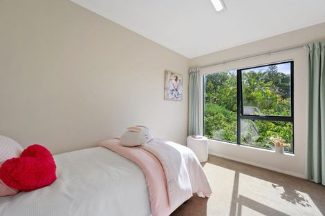 Photo of property in 6 Odin Place, Beach Haven, Auckland, 0626
