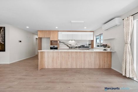 Photo of property in 25a Larnoch Road, Henderson, Auckland, 0610