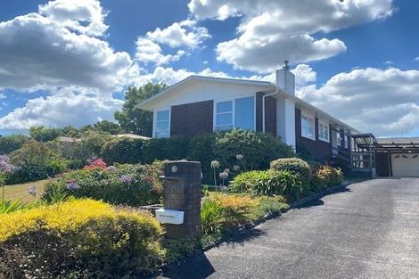Photo of property in 6 Grimshaw Place, Henderson, Auckland, 0612