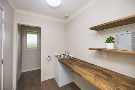 Photo of property in 75 Reid Line West, Feilding, 4777