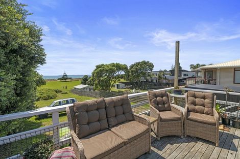 Photo of property in 1017 Papamoa Beach Road, Papamoa Beach, Papamoa, 3118