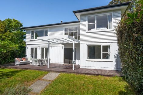 Photo of property in 1 Wakely Road, Newlands, Wellington, 6037