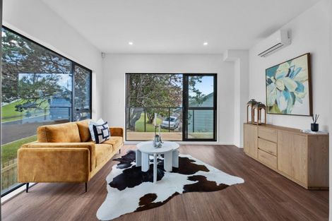 Photo of property in 7/33 Elizabeth Drive, West Harbour, Auckland, 0618