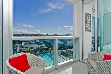 Photo of property in Sentinel Apartments, 706/3 Northcroft Street, Takapuna, Auckland, 0622