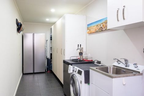 Photo of property in 5 Keith Sands Grove, Havelock North, 4130