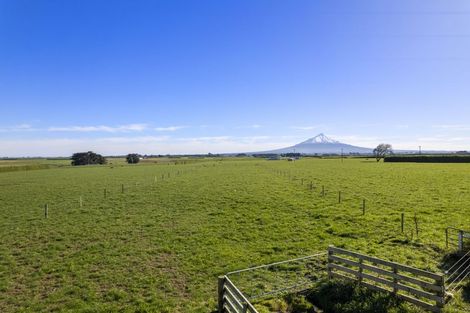 Photo of property in 5778 Mountain Road, Normanby, Hawera, 4673